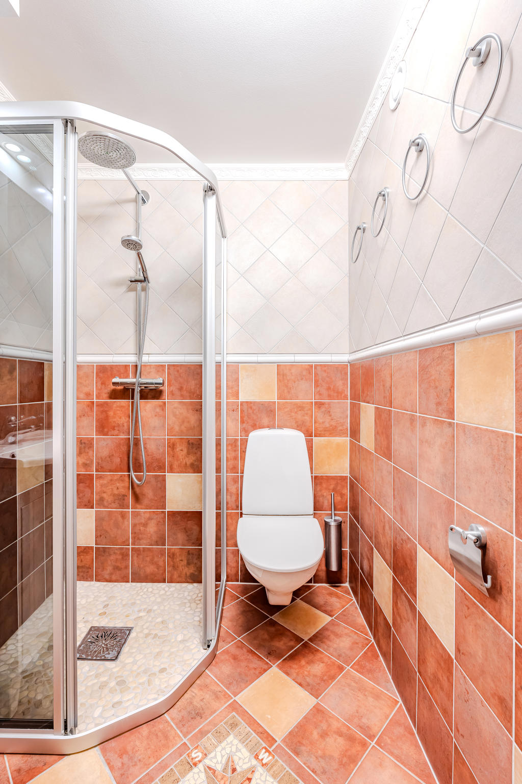 Smart med vägghängd wc.