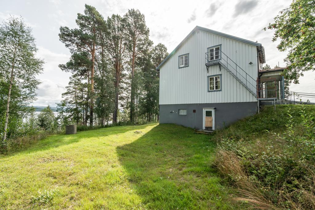 Entré till husets källare