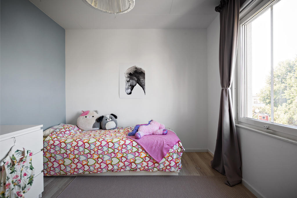 Sovrum två med plats för säng och skrivbord