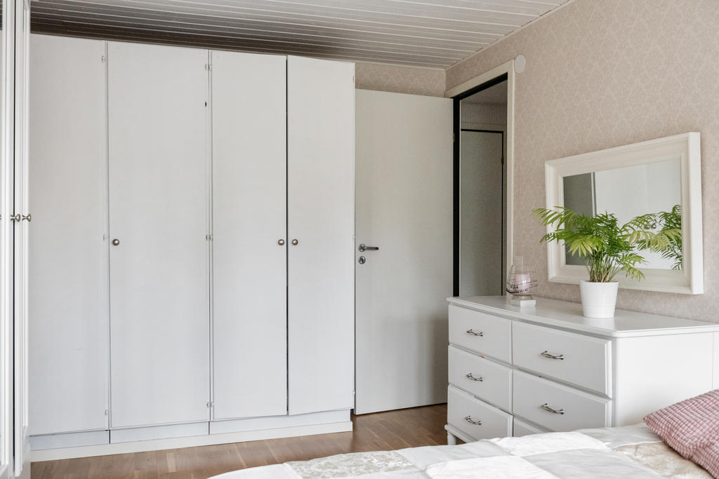 Master bedroom med flera garderober 