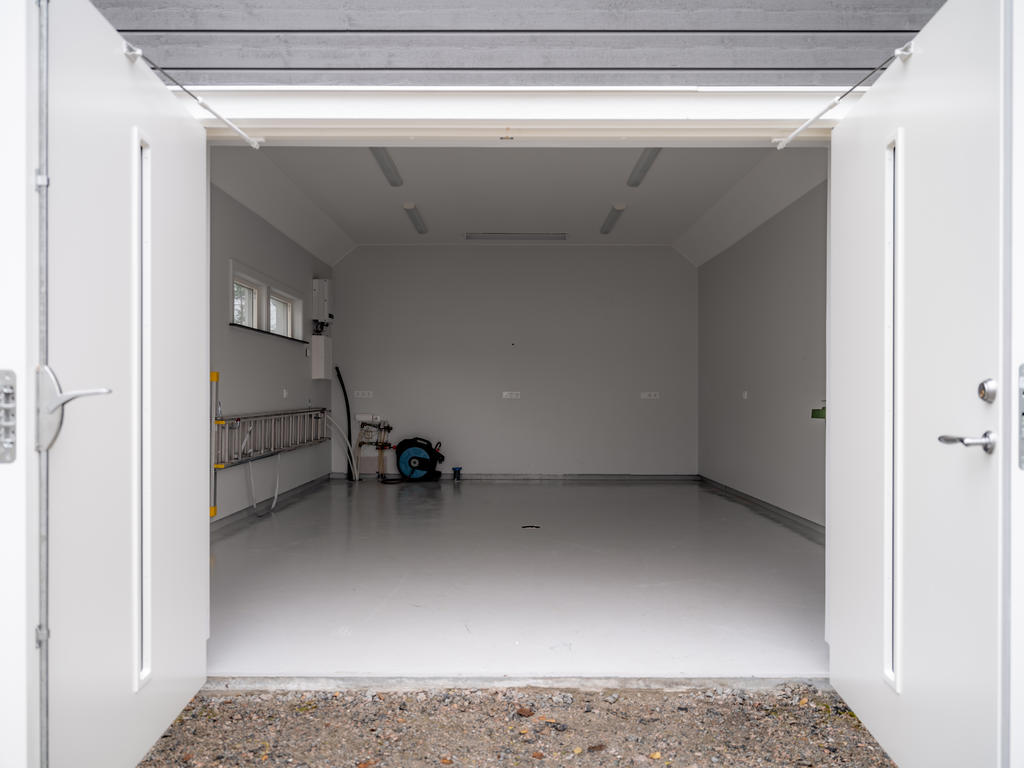 Rymligt garage med golvvärme