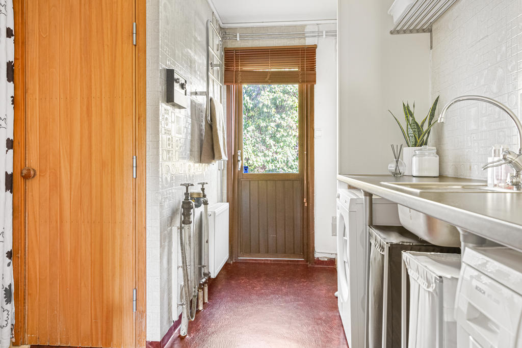 Tvättstuga med dusch och bastu