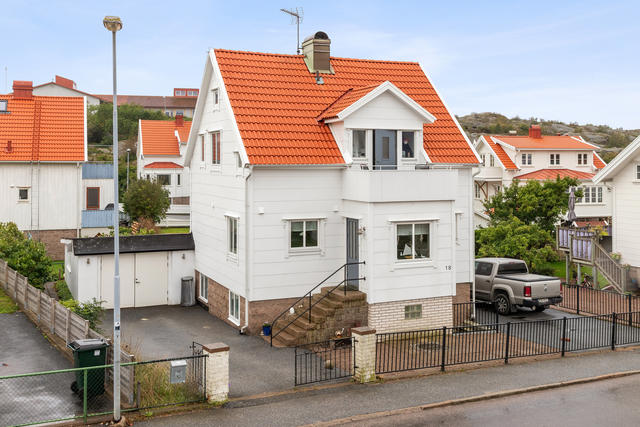 Gott om parkeringsmöjligheter på uppfarten