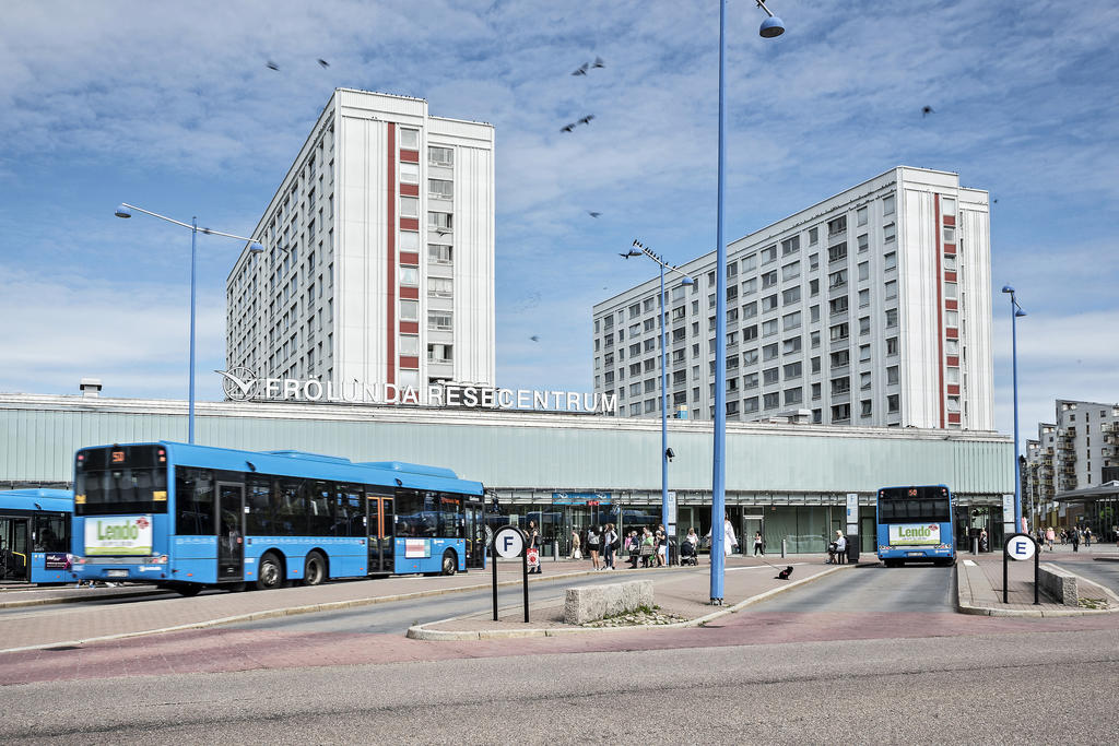 Närhet till Frölunda Torg med all tänkbar service.