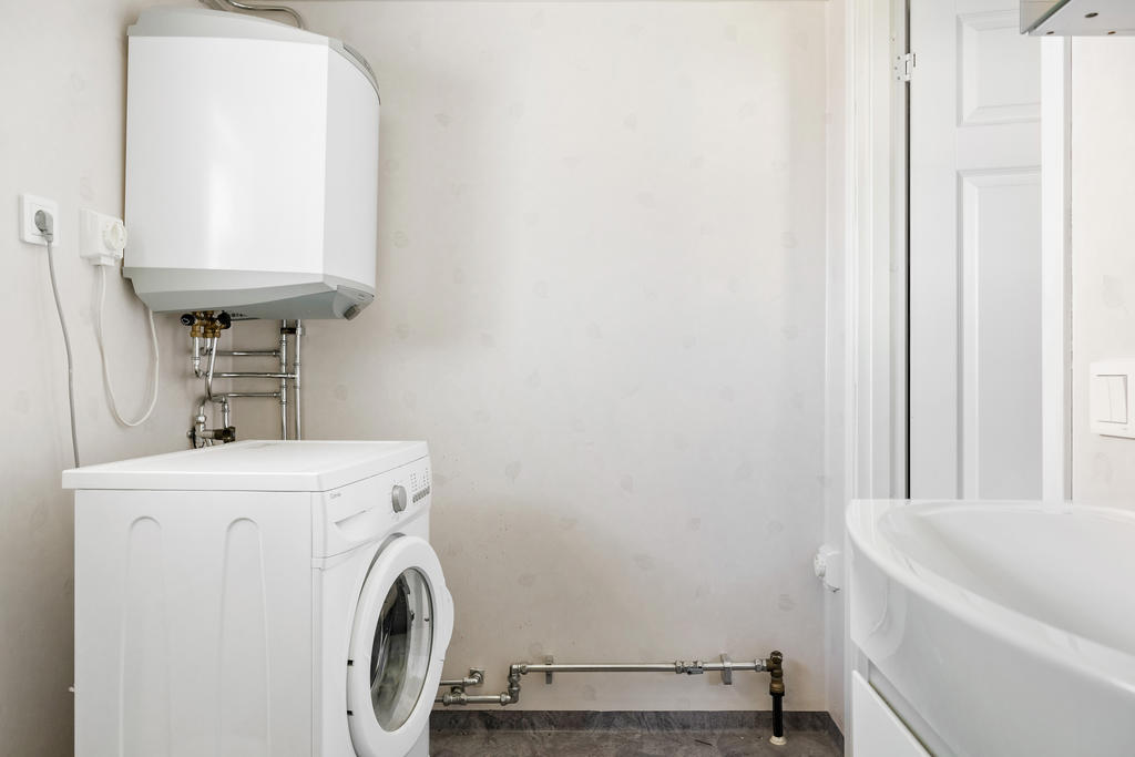 Tvättmaskin finns installerat