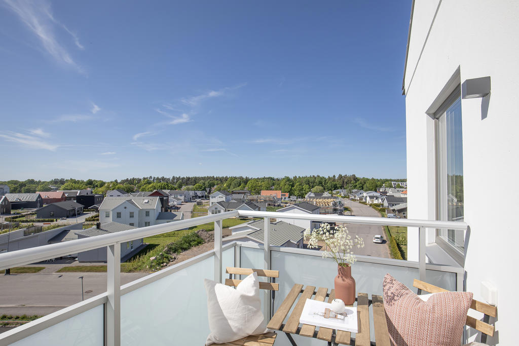 Utsikt från balkongen högst upp i huset.