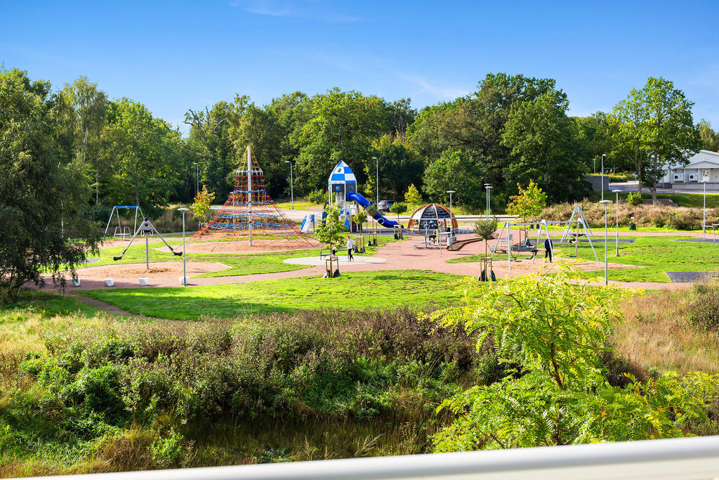 Fin lekplats bredvid Brf Asplövet