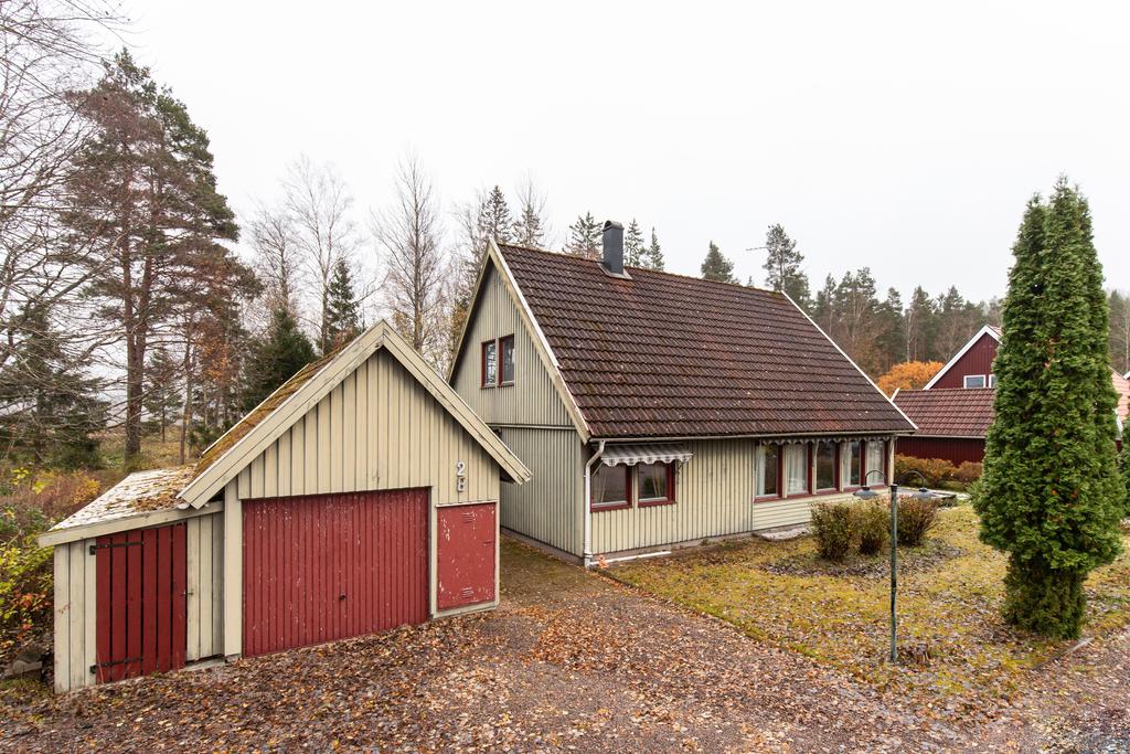 FRÅN UPPFARTEN