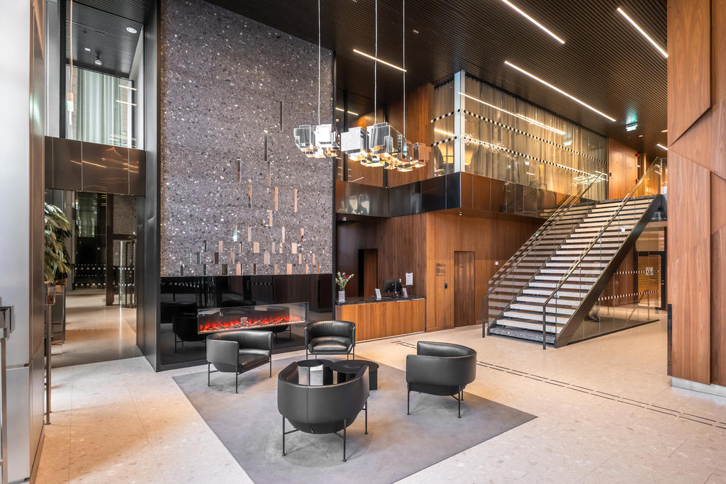 Välkommen in till byggnadens bemannade reception!