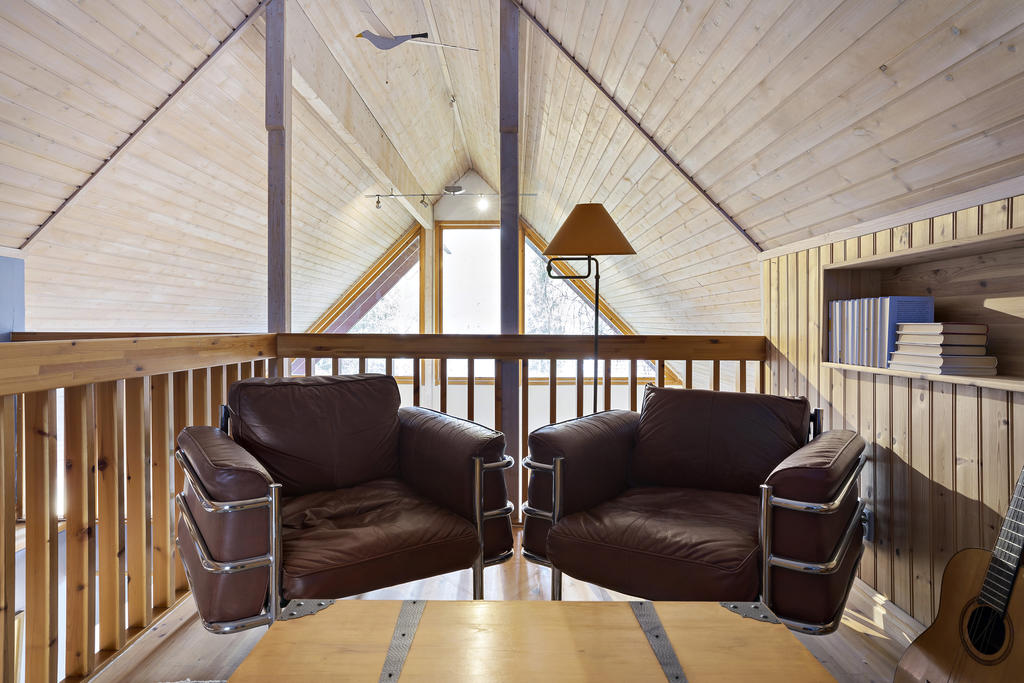 Tv-rum på övre plan