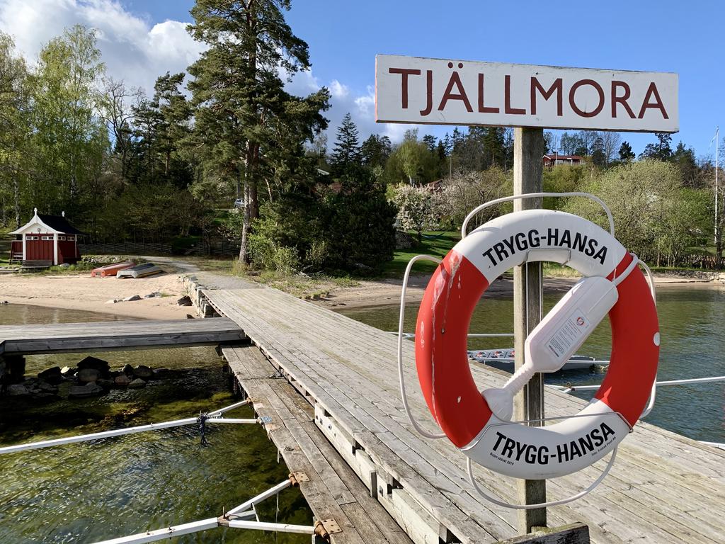 Badstranden i Tjällmora alldeles bredvid Forsvik