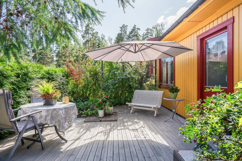 Uteplats med utgång från kök 