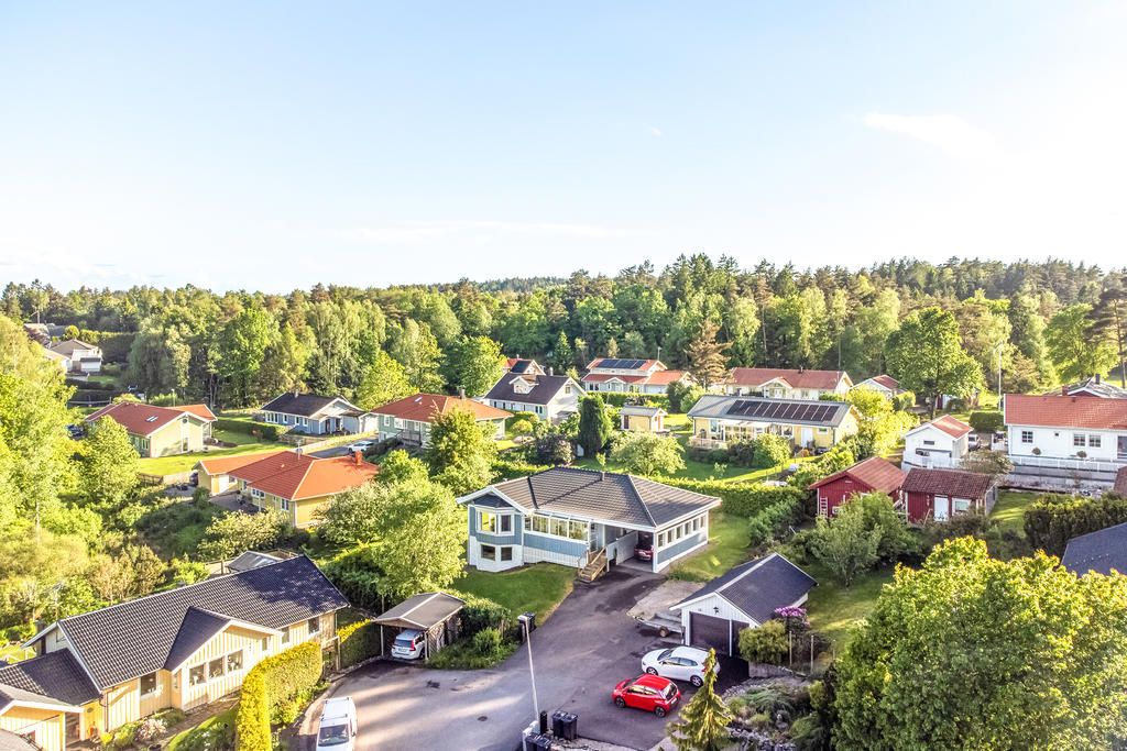 Högt och fint läge på Bjärnekärrsvägen!