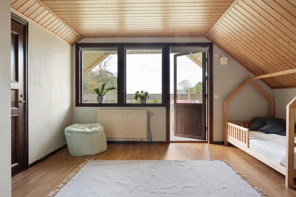 Sovrum med egen balkong