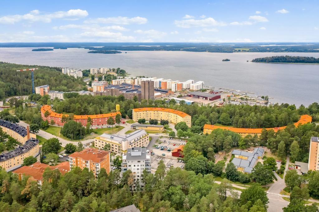 Drönarbild över Kallhäll och Smedvägen