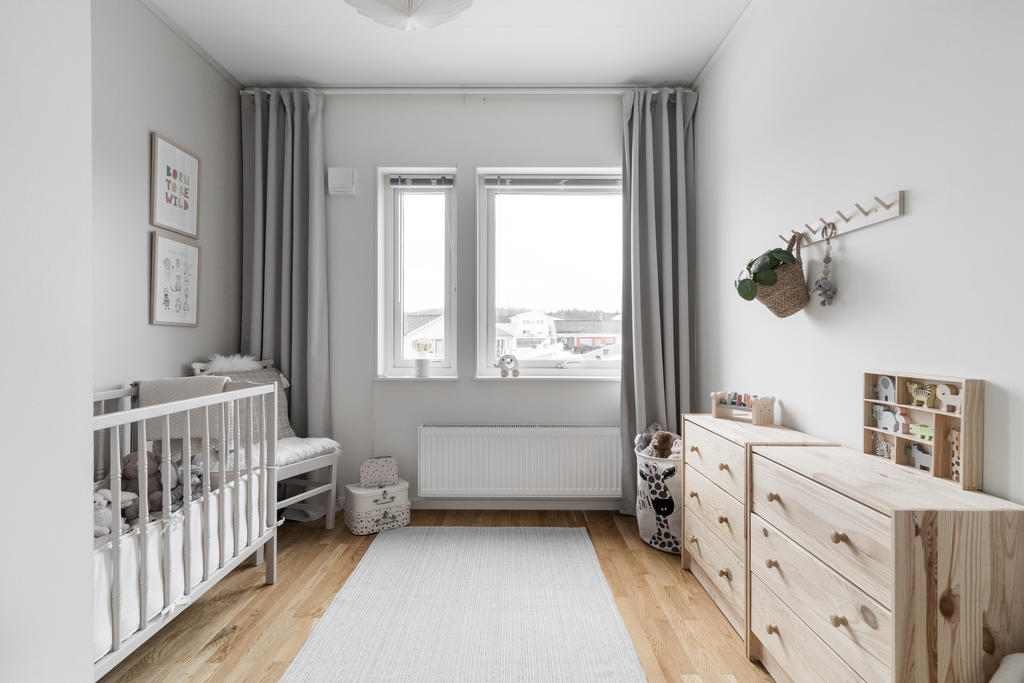 Sovrum 2 (övervåning)