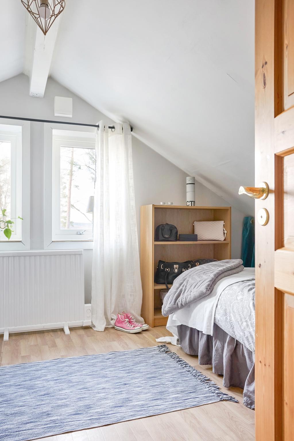 På övre plan finns också det 5:e sovrummet