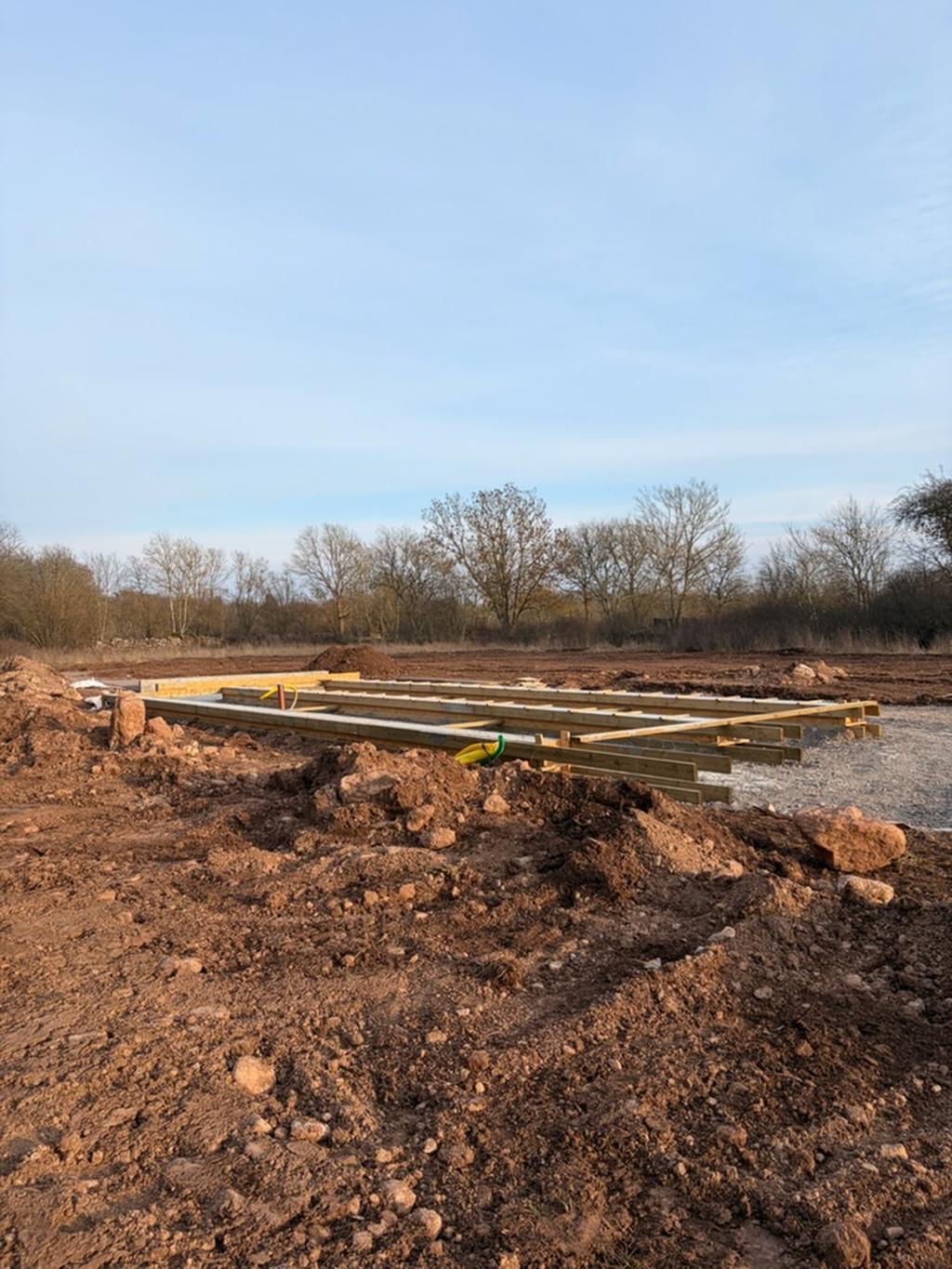 Grunden är lagd, snart kommer huskroppen