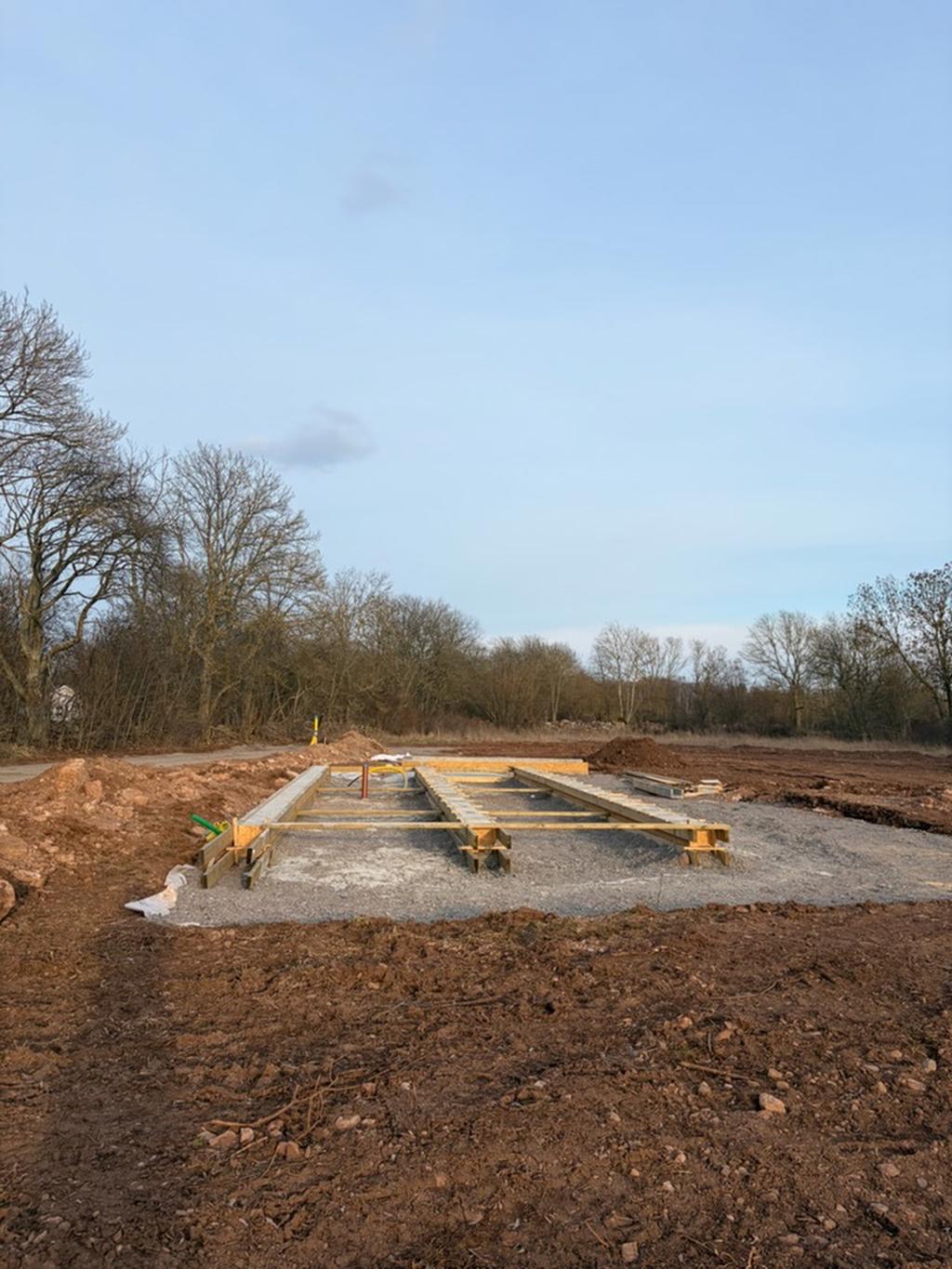 Grunden är lagd, snart kommer huskroppen