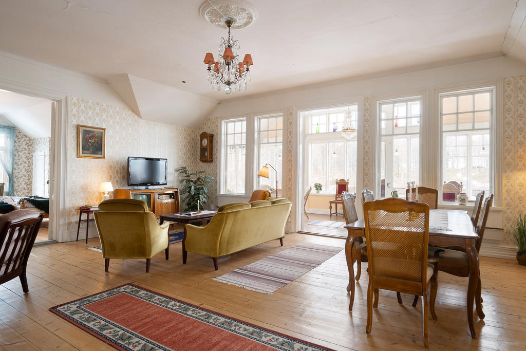 Vardagsrum i översta våningen som används för konferenser och andra tillställningar