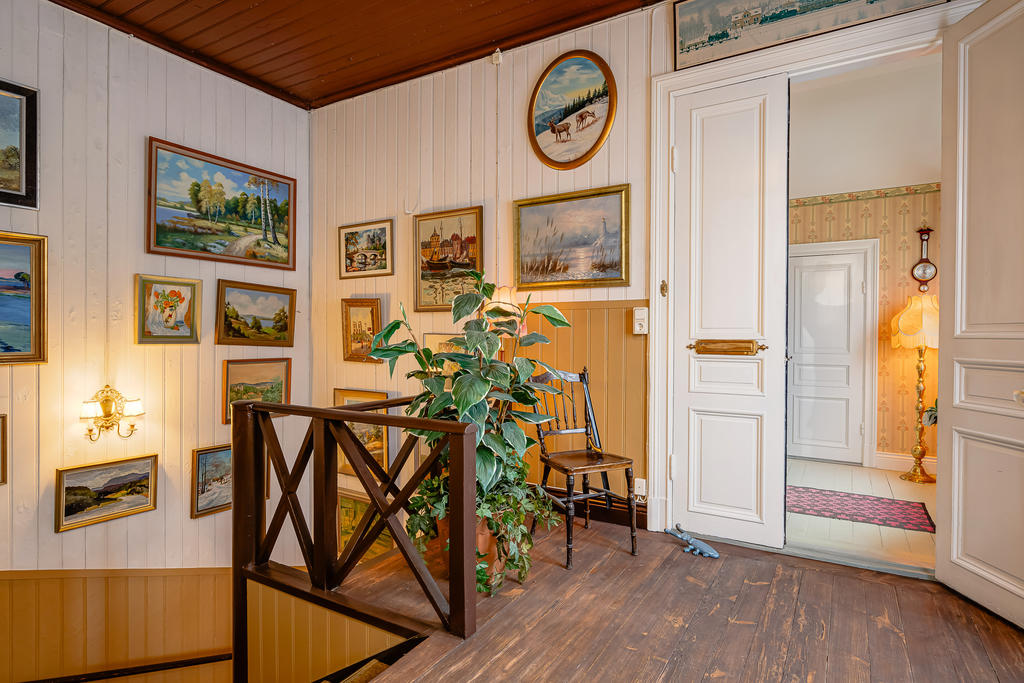 Entré till översta våningen som i dag används för Bed & Breakfast samt konferenser