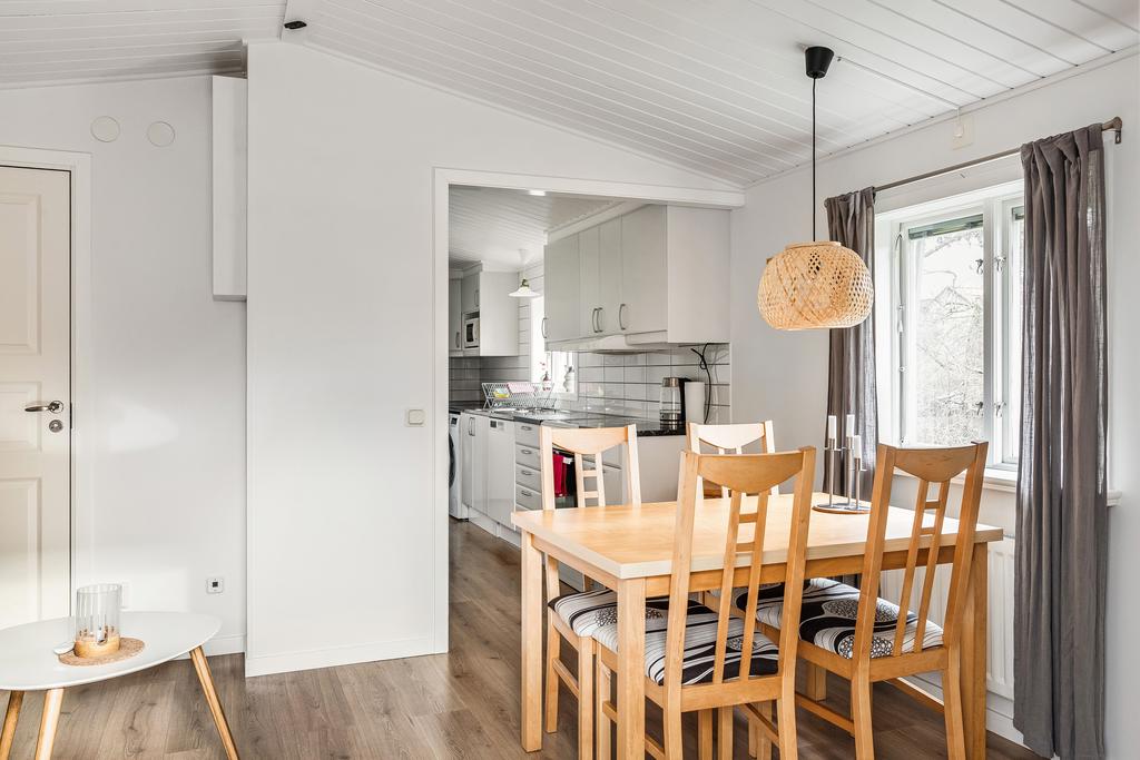 Matplats i gäststuga