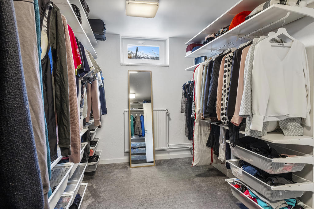 Walk-in-closet