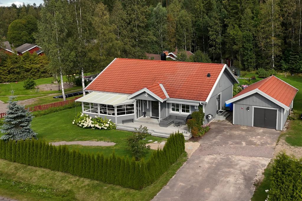 Enplansvillan och garaget