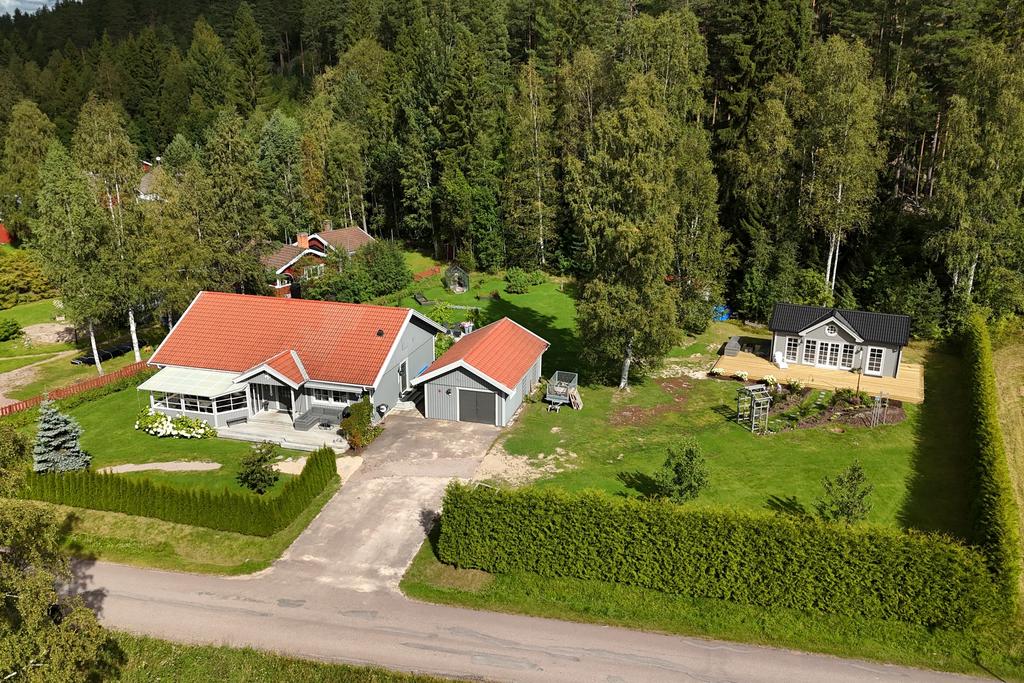 Vy över fastigheten