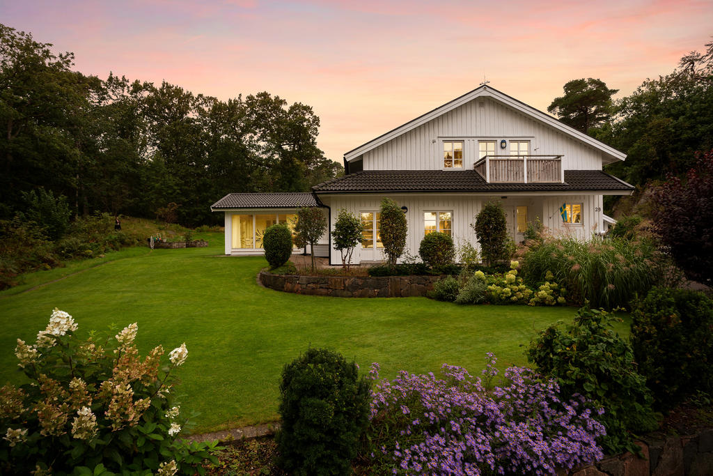 Vacker trädgård, entrésida