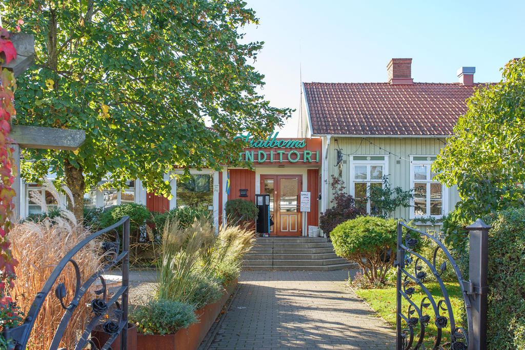 Ett stenkast ifrån nygräddade frallor och fika