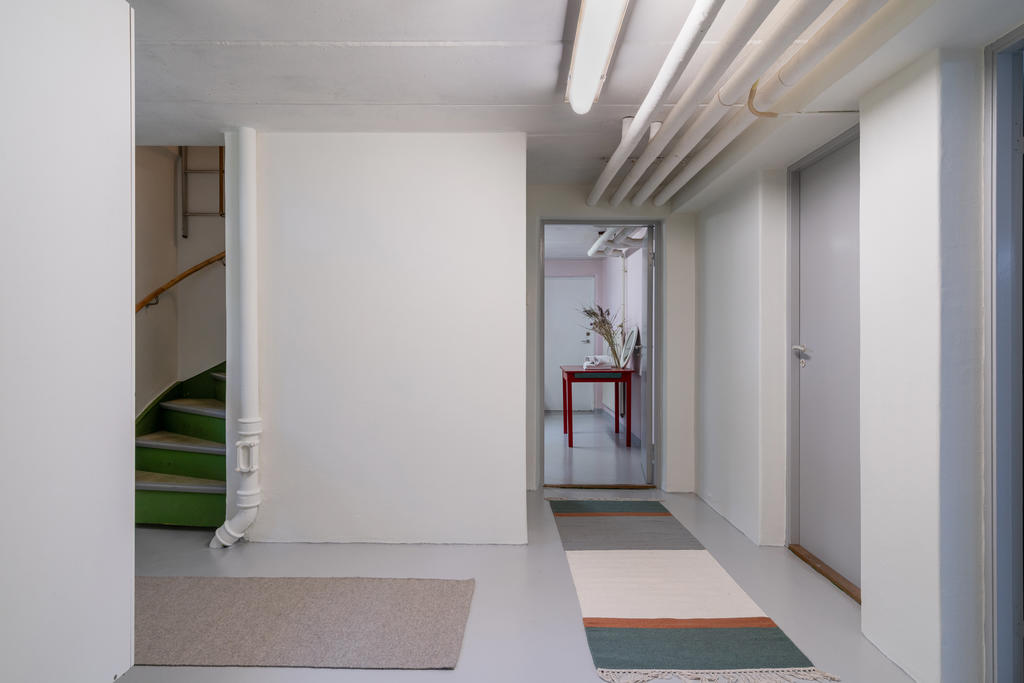 Hall  källarplan
