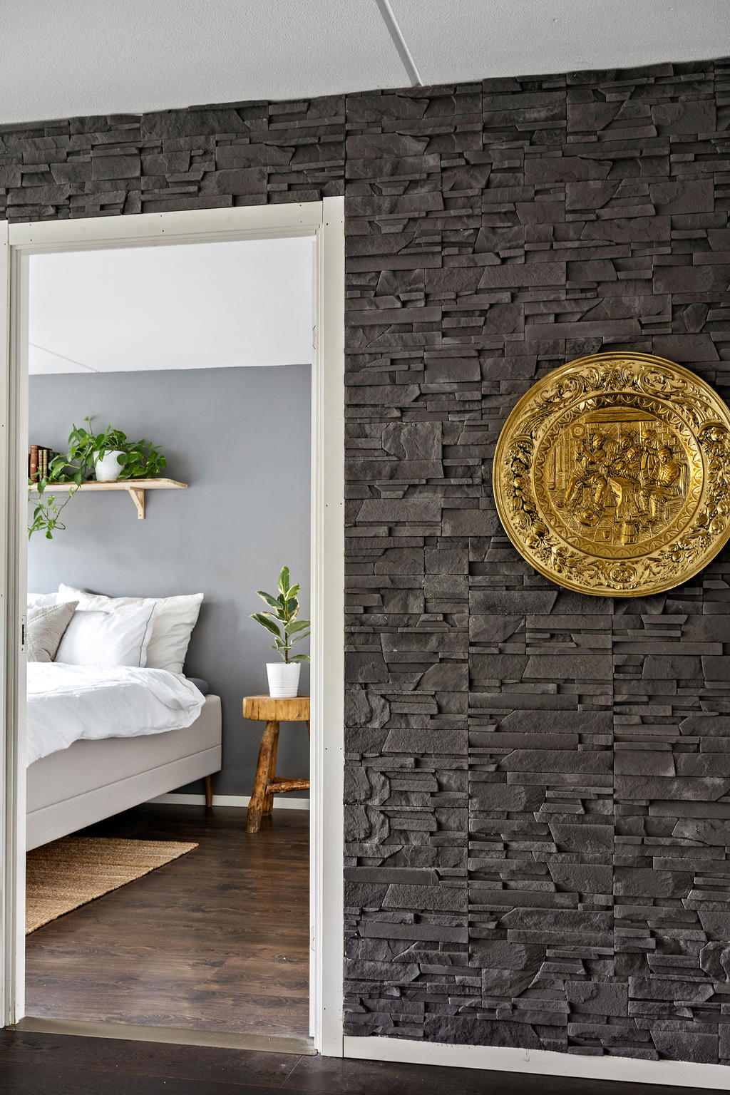 Snygg fondvägg i vardagsrummet