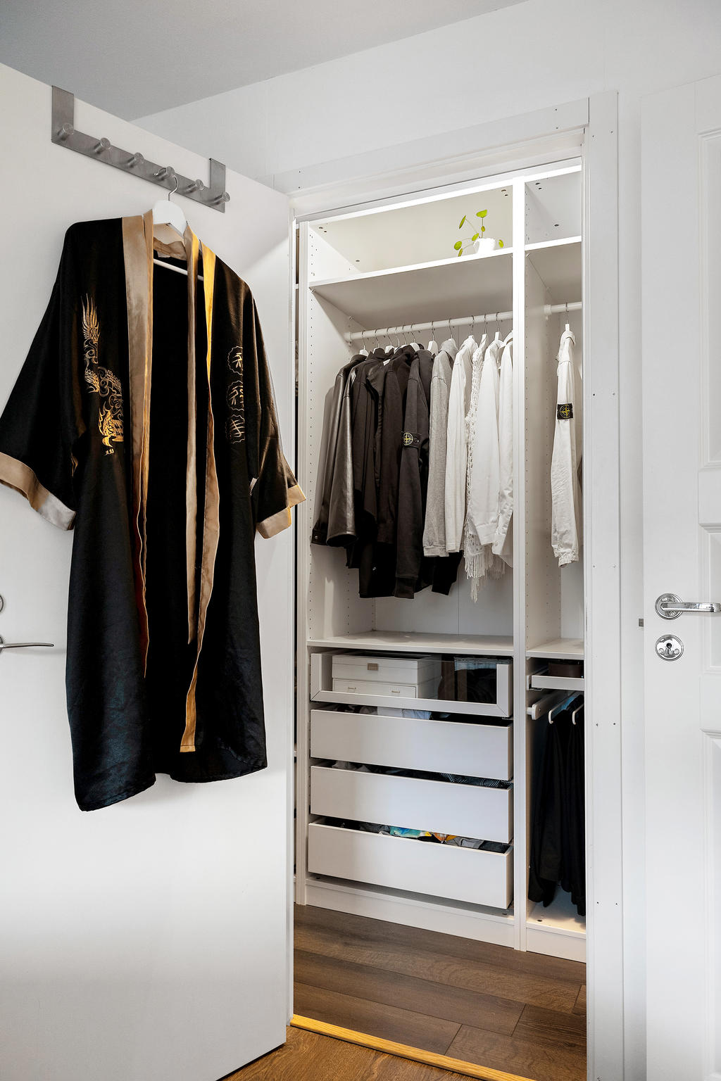 Walk in closet i anslutning till sovrummet