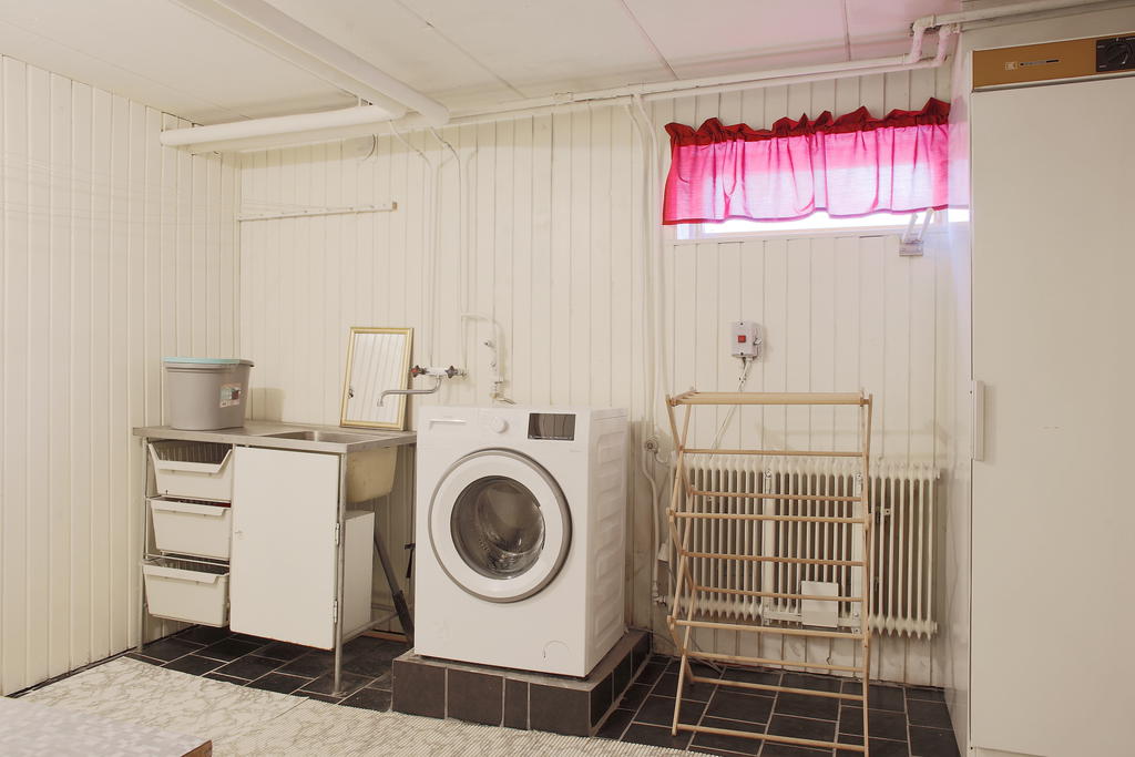 Tvättavdelning i källaren, tvättmaskin från 2021