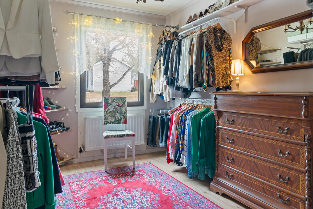 Walk in closet