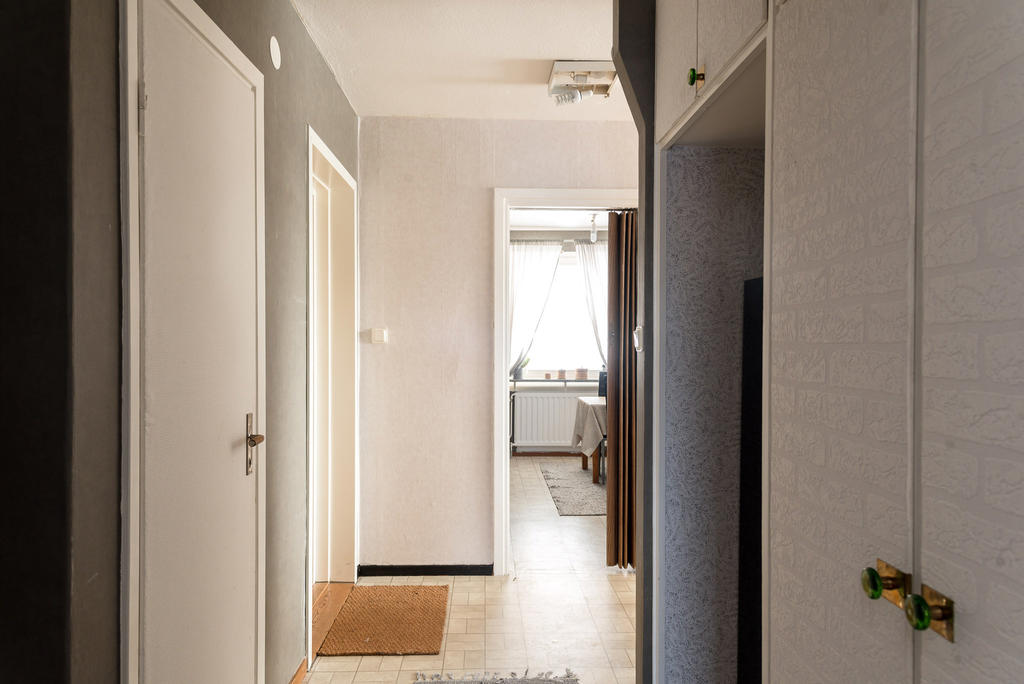 Hall mot kök