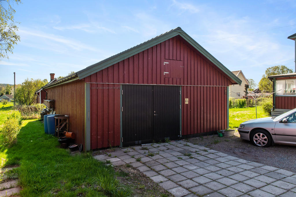 Fristående garagebyggnad