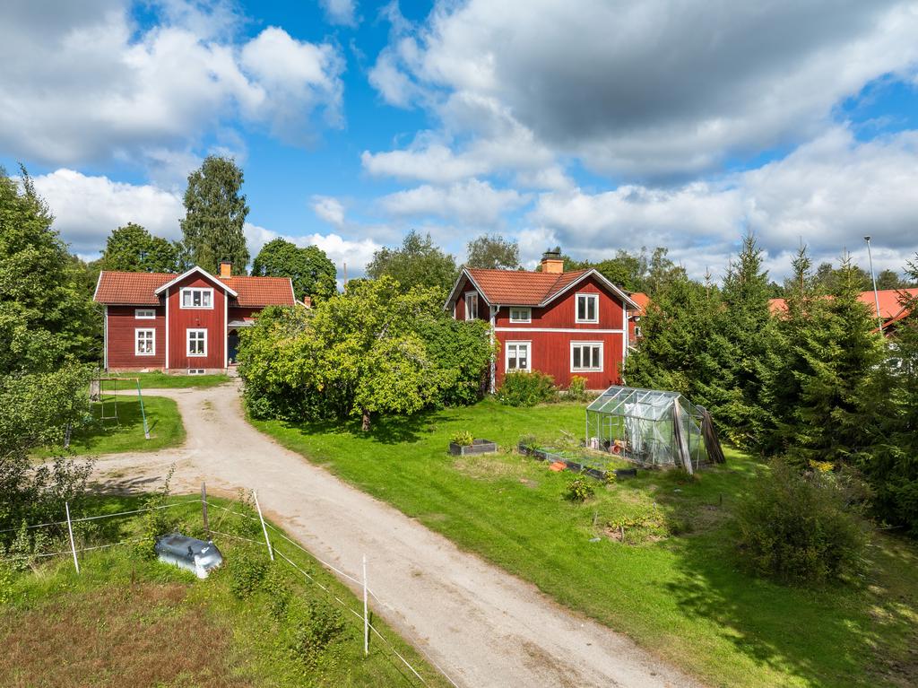 Boningshus och gårdshus