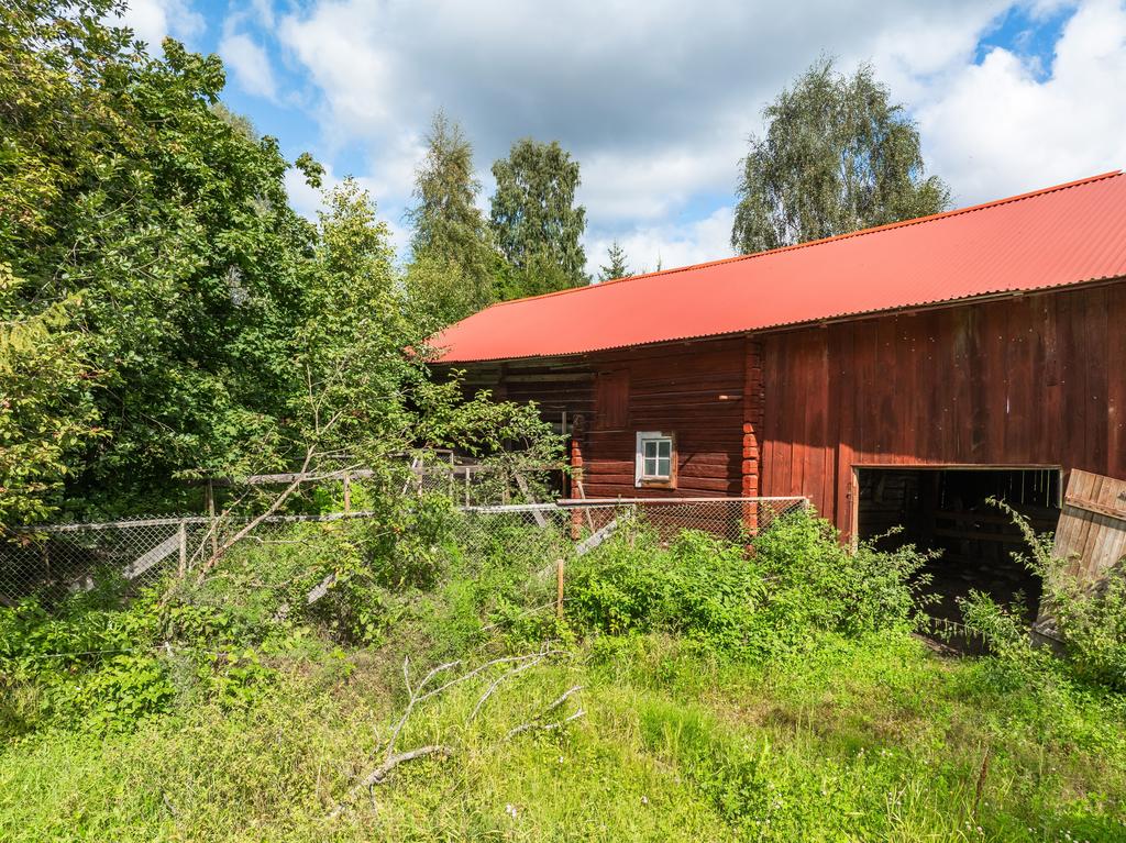 Hästhage med ligghall/lösdrift
