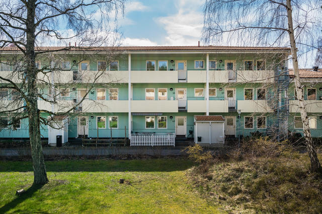 Rosenbloms väg 59, Väster