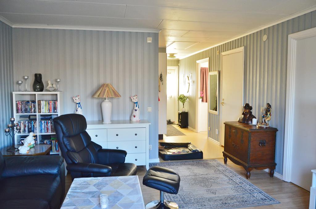 Vardagsrum mot hall