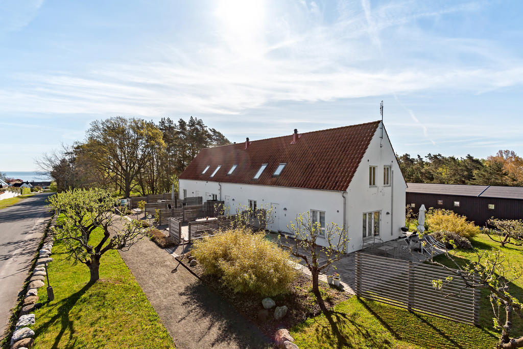 Välkomna till detta fantastiska andelsboende med havet närvarande och granne med golfbanan Djupadal