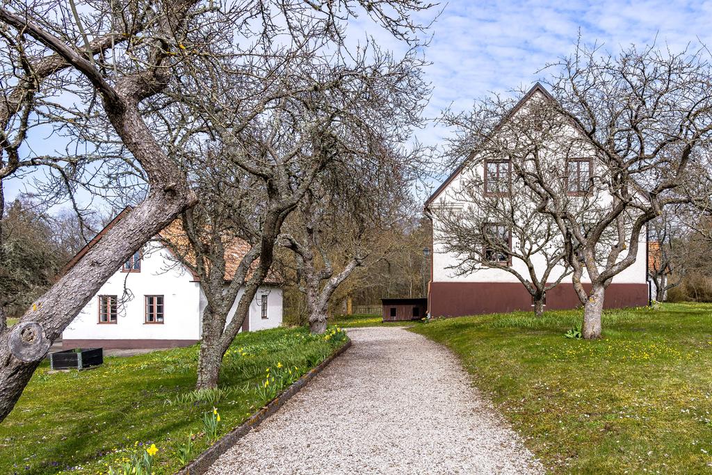 Mangårdsbyggnad och brygghuset