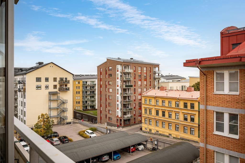 Balkongutsikt med högt fritt läge