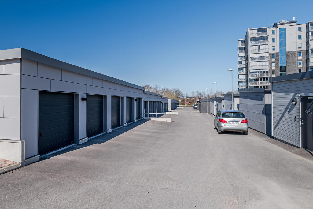Garage i länga ingår