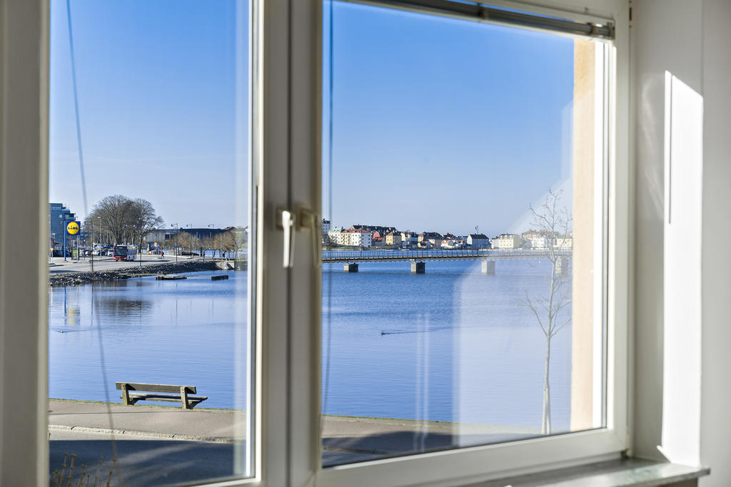 Havsutsikt från köksfönstret.
Njut av din frukost med denna magiska utsikt 