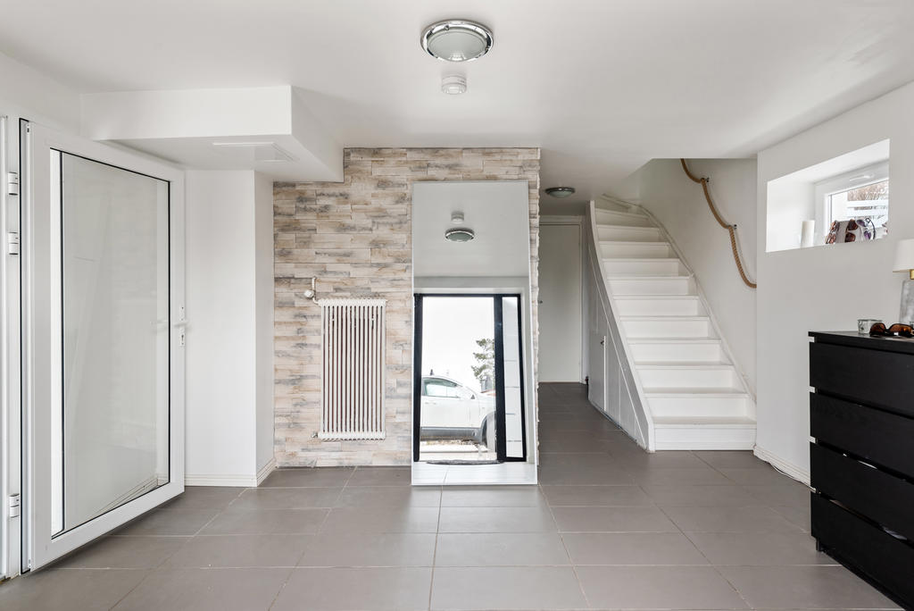 Hall nedre plan