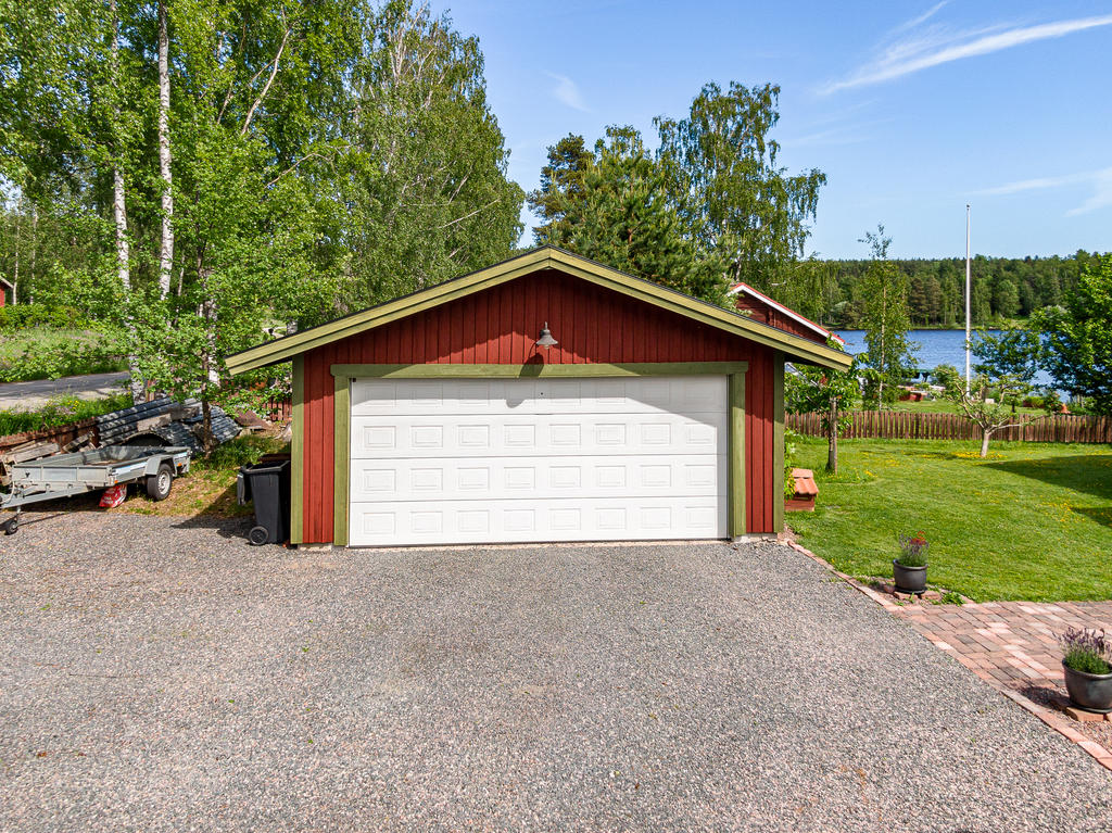 Dubbelgarage, fjärrstyrd port