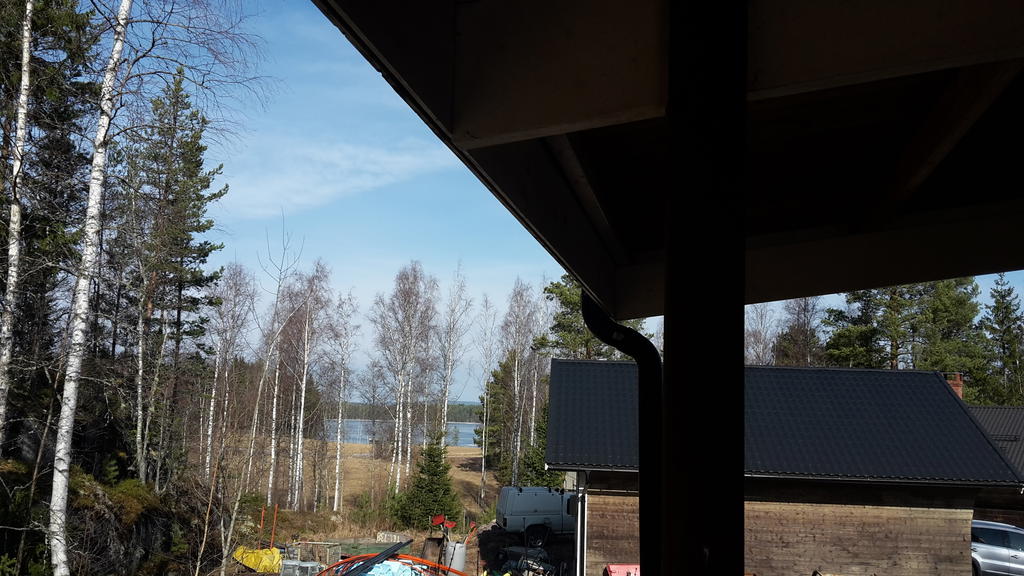 Säljarens bild - sjöutsikt från det inglasade uterummet!